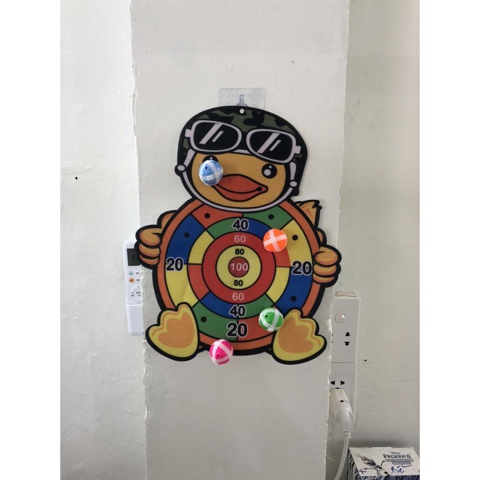 Bộ đò chơi cung bắn bóng dính Hảng B-Duck, gồm 1 cung, 12 bóng dính, 1 bảng dính.