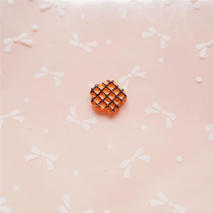 HN * Gói 30 mẫu charm bánh mì Bread trang trí vỏ điện thoại, huy hiệu, đính quần áo, DIY