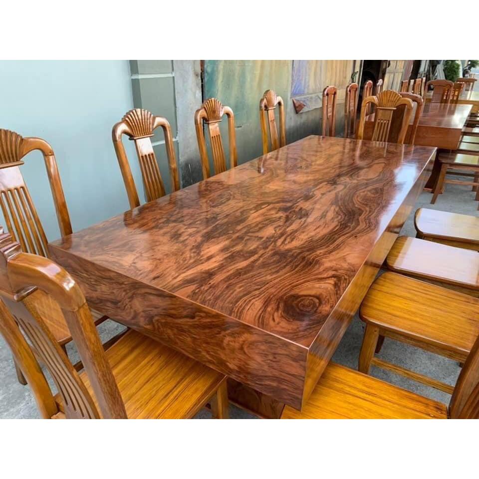 Bàn ăn nguyên khối