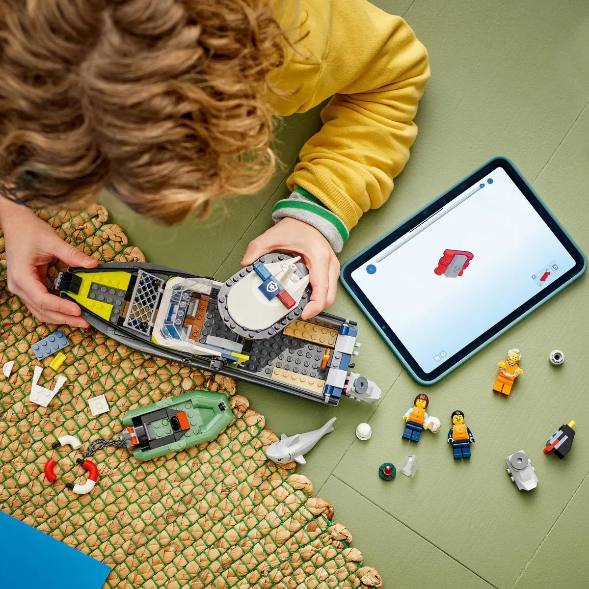 Đồ Chơi Lắp Ráp Tàu Cảnh Sát - Truy Bắt Tội Phạm - Lego City 60456 (264 Mảnh Ghép)