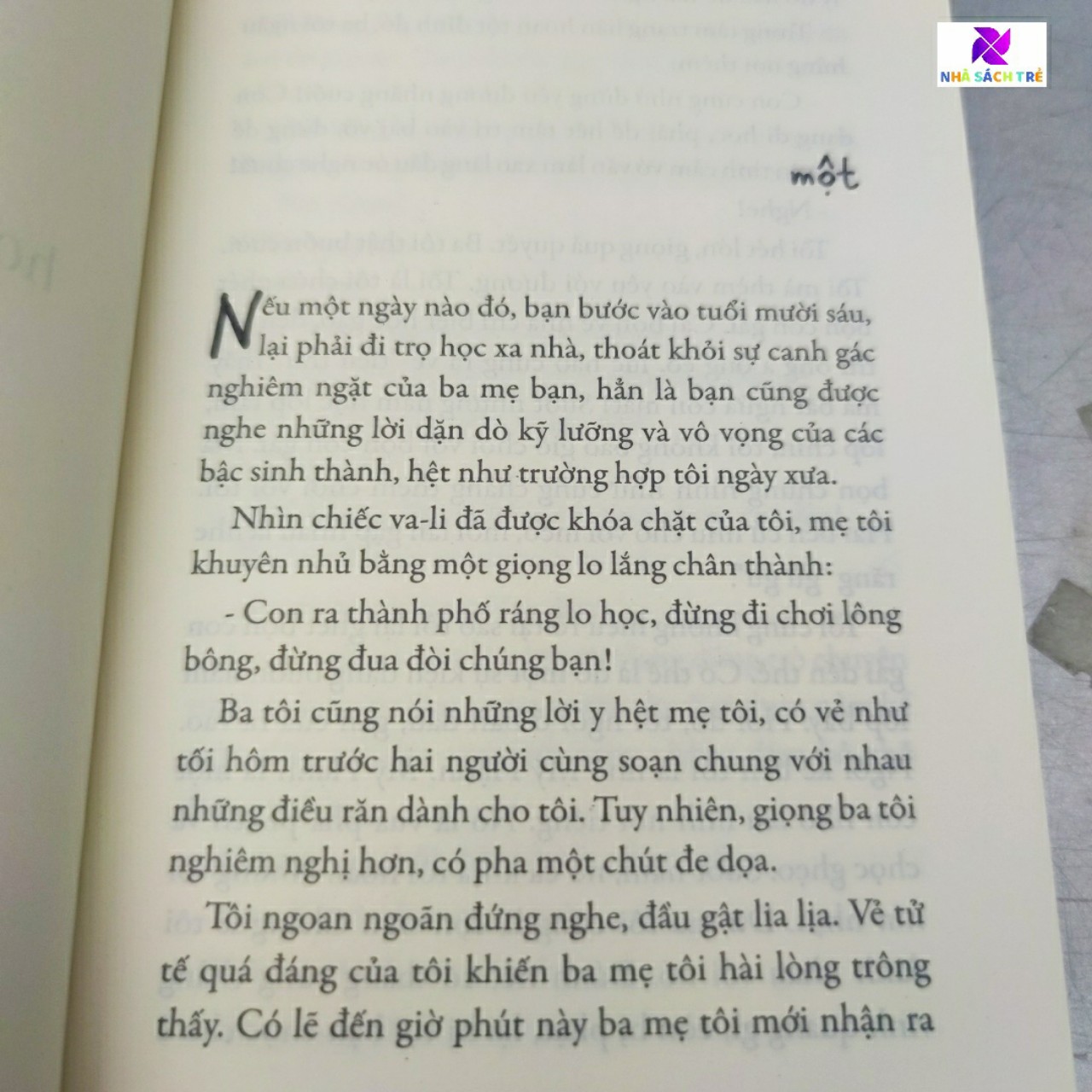 Hoa Hồng Xứ Khác (Tái Bản 2018 )