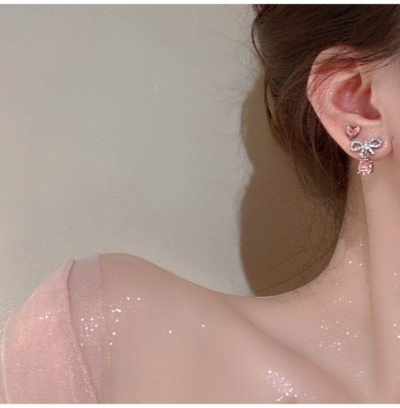 Set 2 đôi khuyên tai đính ngọc màu hồng