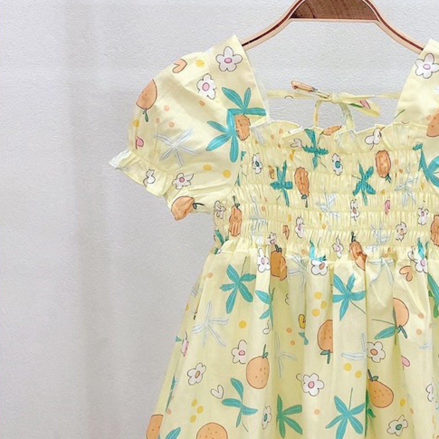 G00000810 Váy vàng smock thun ngực cực xinh bé gái, Chất vải thô lụa mềm mịn.
