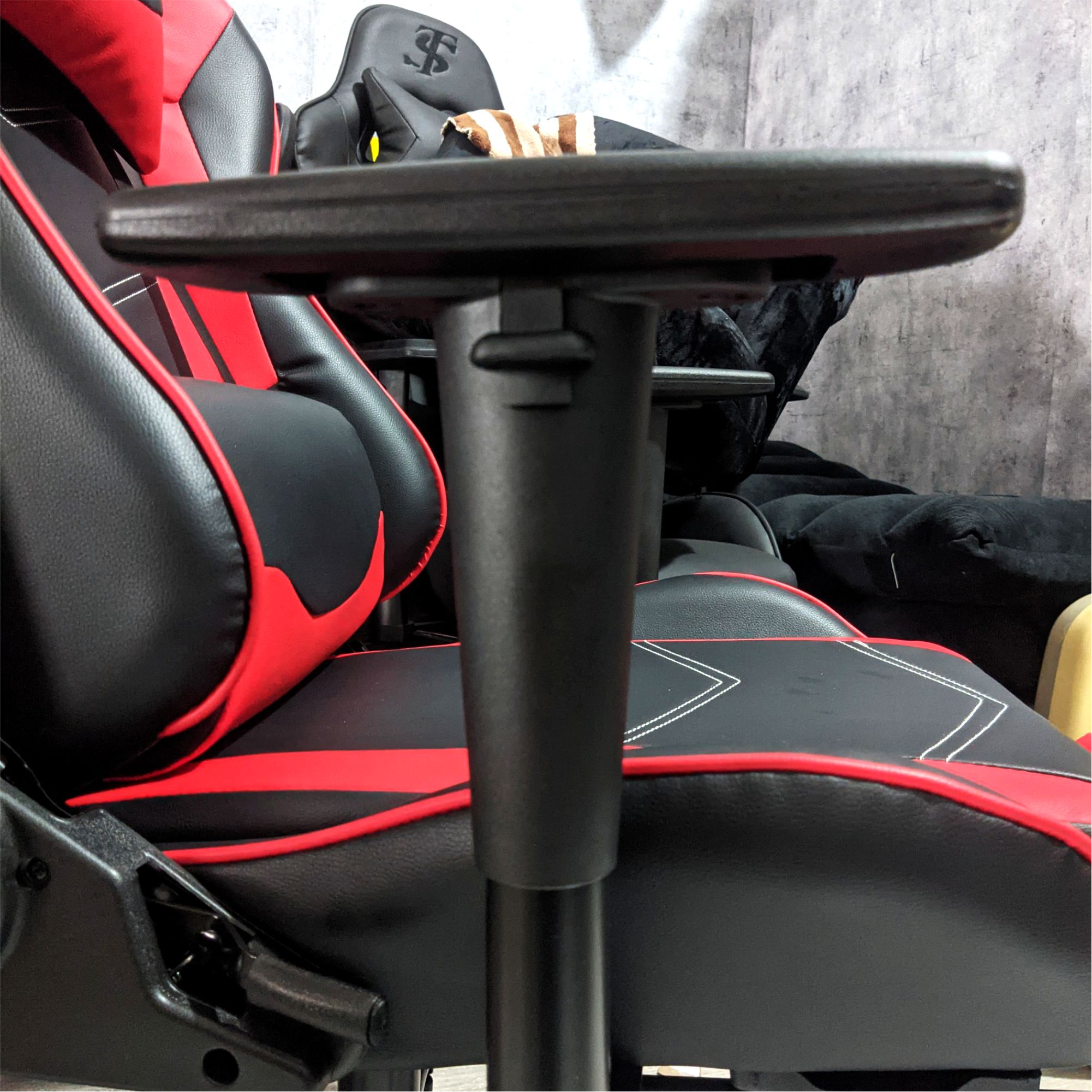 Ghế gaming FUFUTECH gamma massage thư giãn, có gác chân, tựa lưng, khung chân kim loại chịu lực tốt, tay điều chỉnh