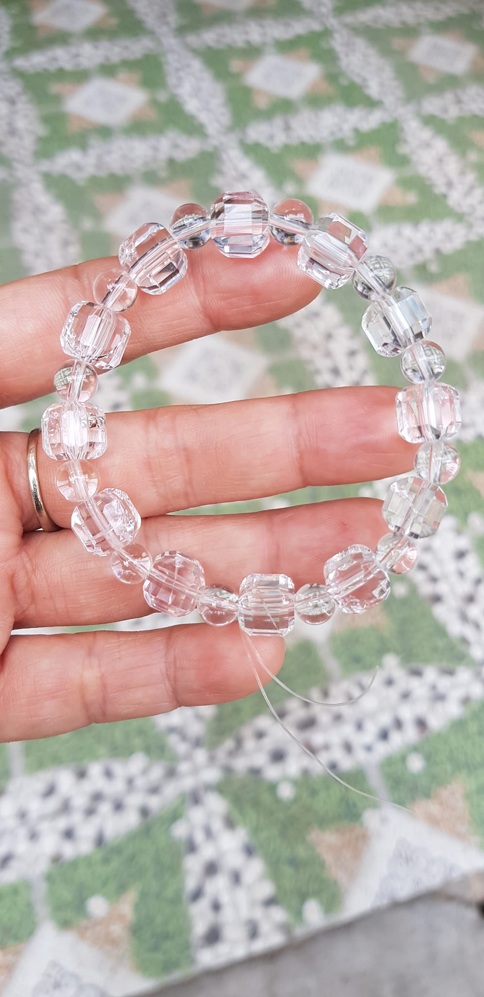 Vòng tay phong thuỷ nữ đá thạch anh trắng trong tự nhiên kiểu vuông giác tròn Size hạt vuông 10mm hạt tròn nhỏ 6mm Nữ mệnh kim mệnh Thủy đeo hợp may mắn tốt sức khoẻ công việc ạ