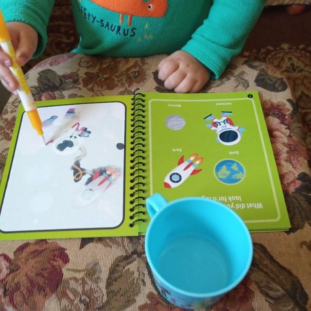 Sách tô màu nước ma thuật, Tập tô màu nước thần kỳ Magic Water Book - Giáo dục toàn diện Montessori