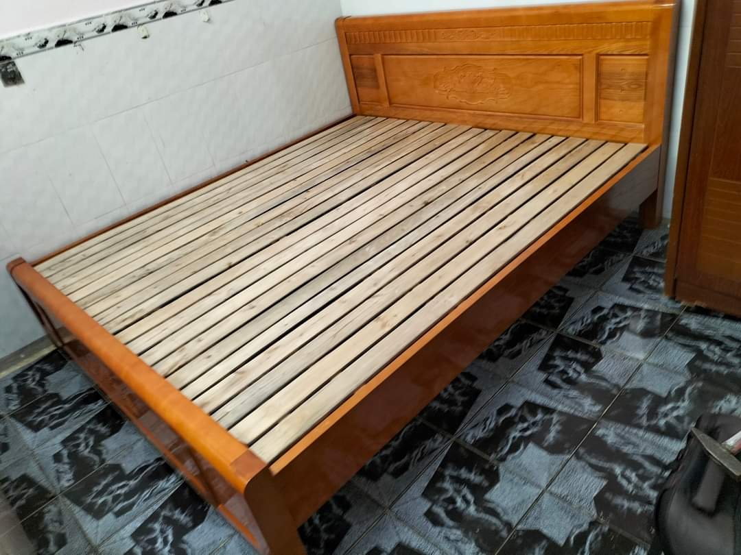Giường ngủ gỗ xoan đào 1M6X 2M