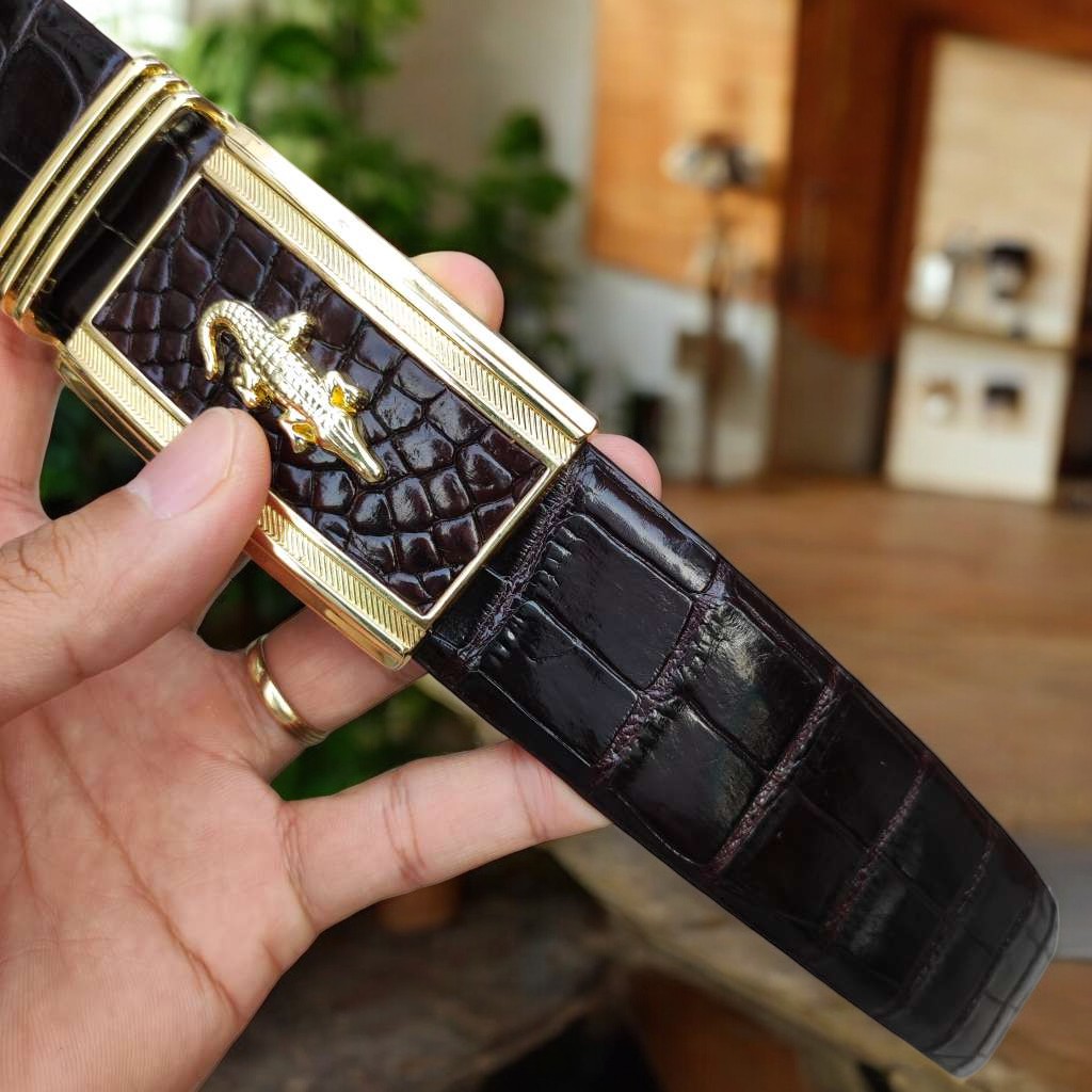 Dây lưng da cá sấu bản lớn phù hợp bụng bia. Da bụng có vân đẹp linh hoạt!