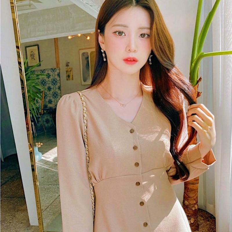 Đầm kem tay dài thắt eo