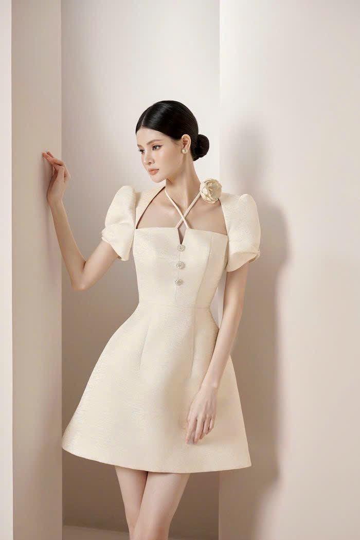 Đầm xòe tafta vân đá chéo dây