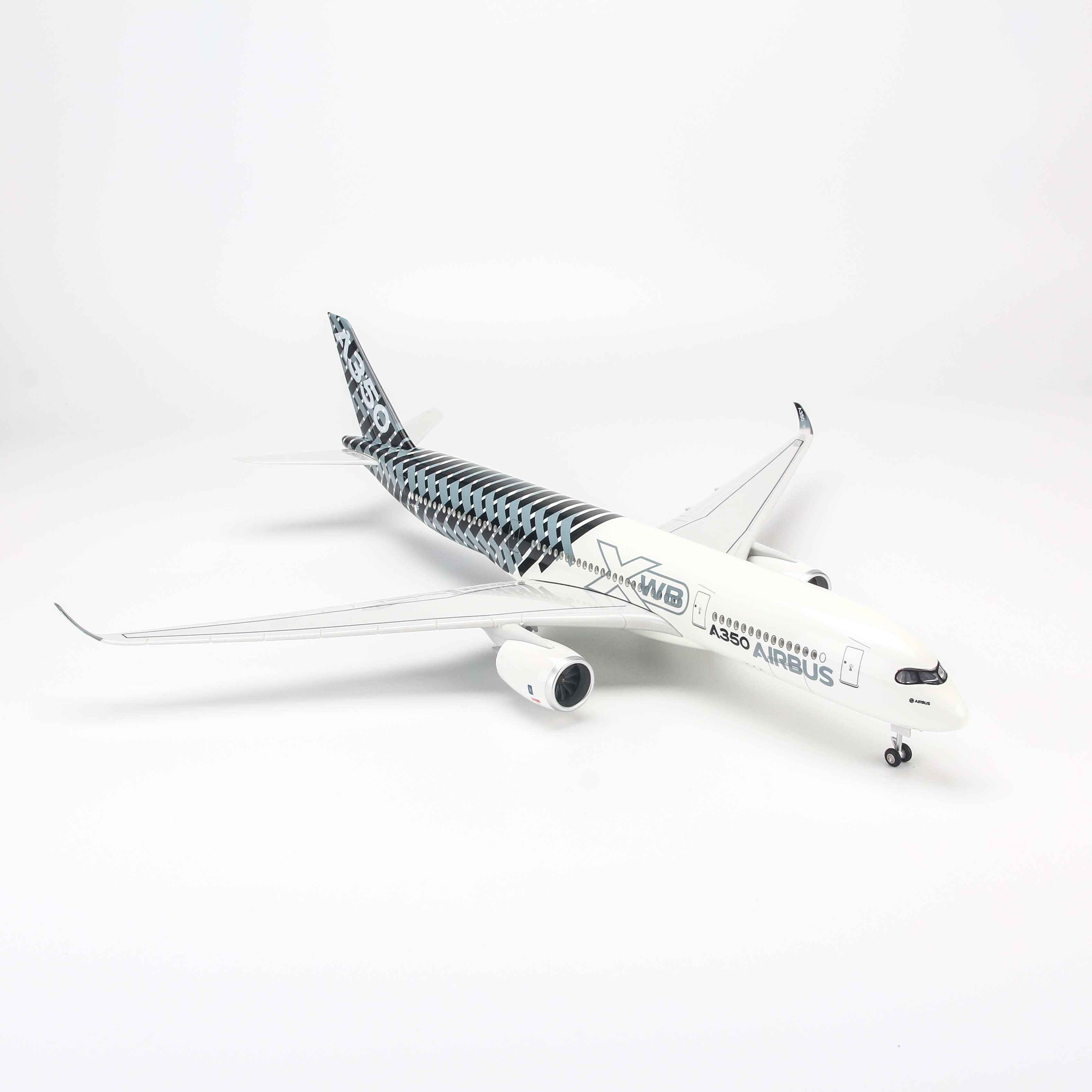 Mô hình máy bay Original Striped Airbus A350 lắp ráp có đèn 47cm MBMH46