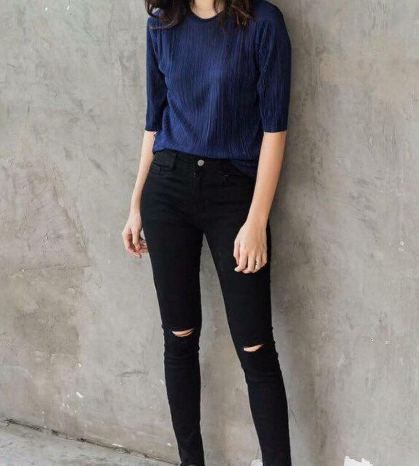 Quần Jeans Nữ Rách Gối Màu Đen