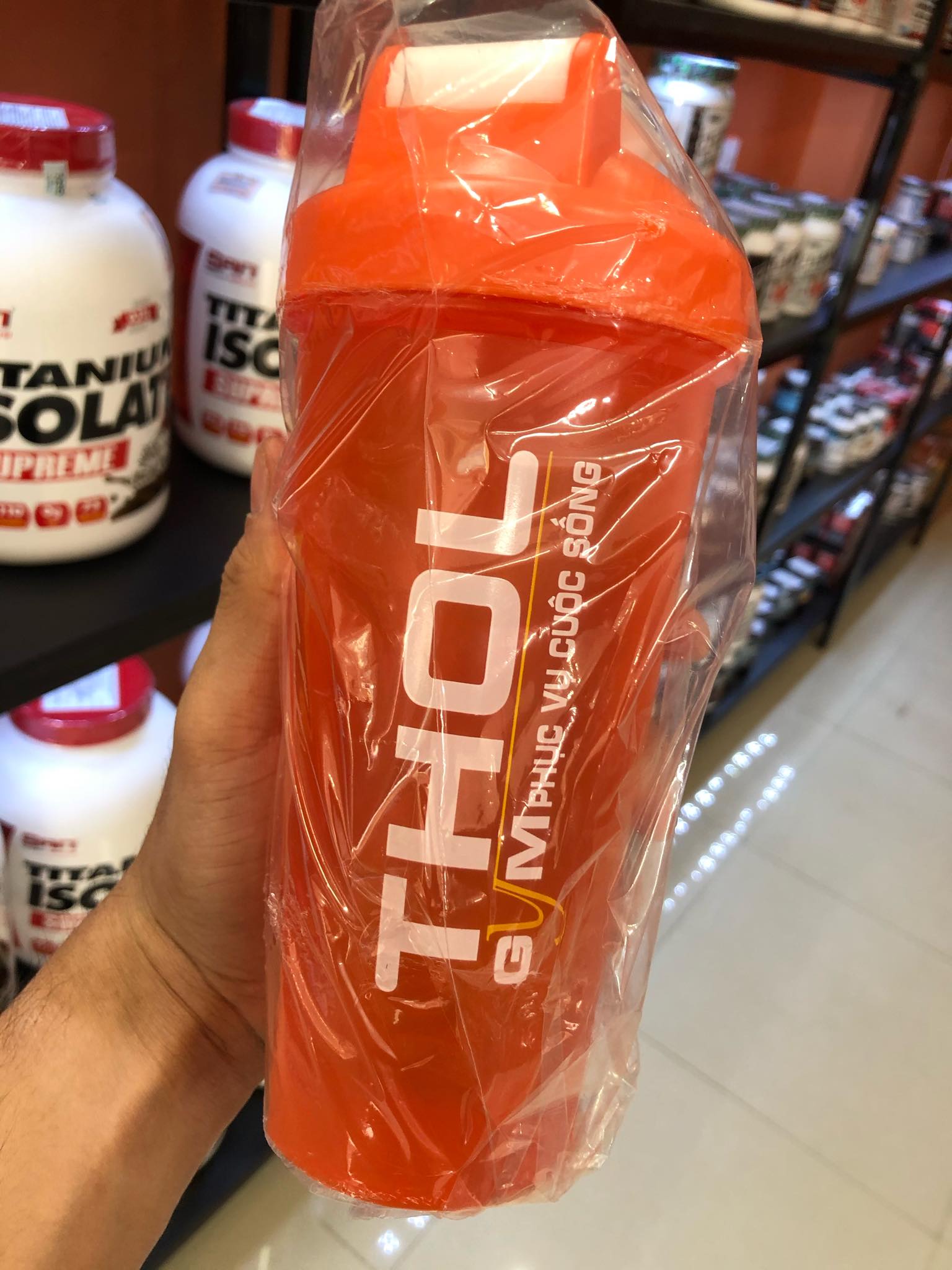 Thực phẩm bổ sung Nutrex Isofit vị Chocolate hỗ trợ tăng cơ - Được tinh lọc loại bỏ các tạp chất - Hỗ trợ hấp thụ nhanh - Sản phẩm  chính hãng - Tặng kèm bình lắc THOL màu ngẫu nhiên