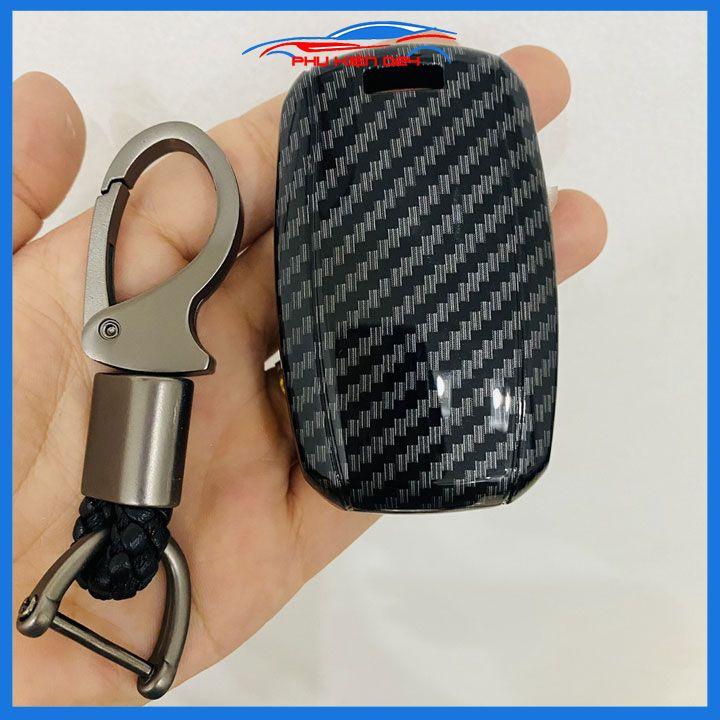 Ốp chìa khóa vân cacbon Seltos 2022-2023 4 nút kèm móc khóa
