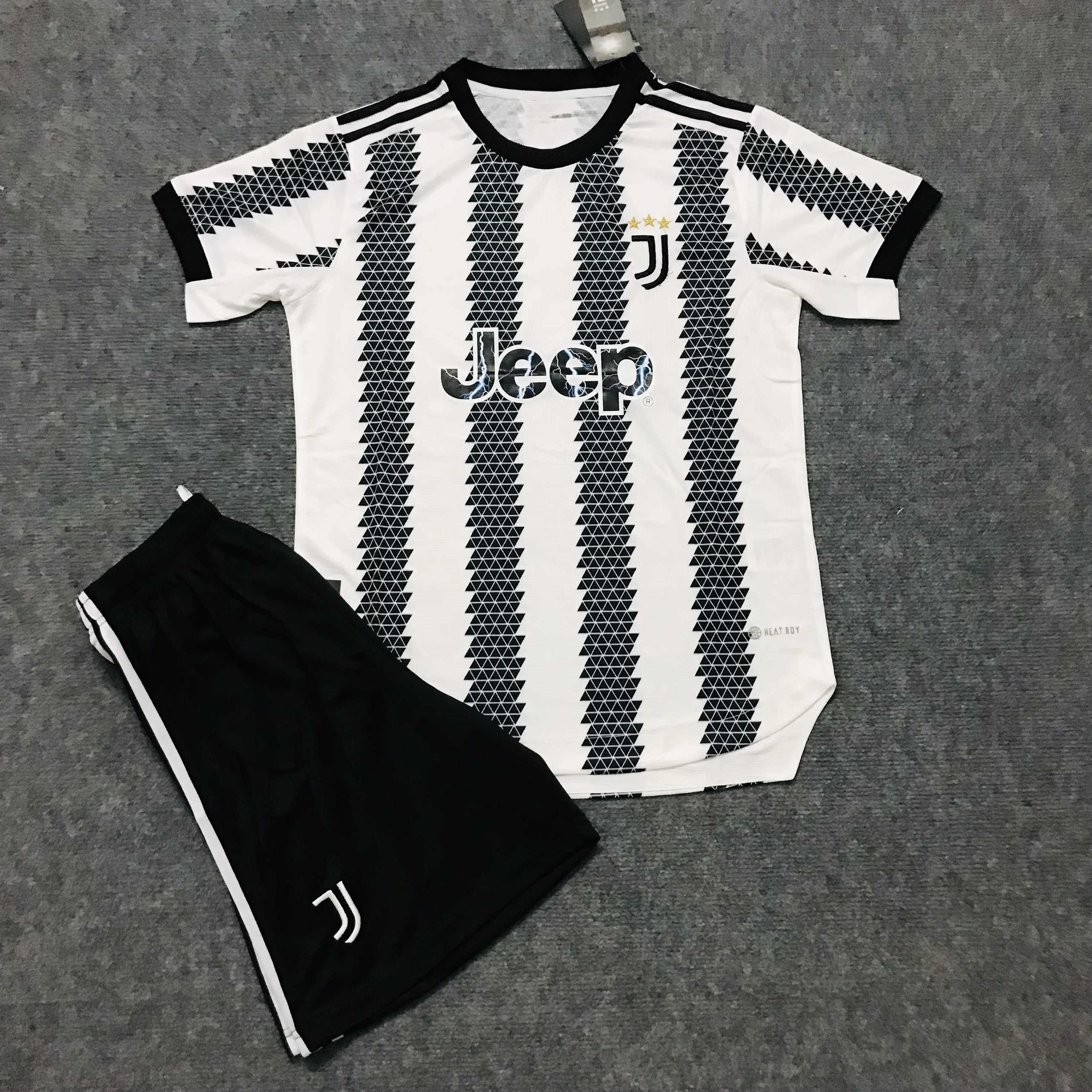 Mẫu áo bóng đá cao cấp Juventus 2023 -2024