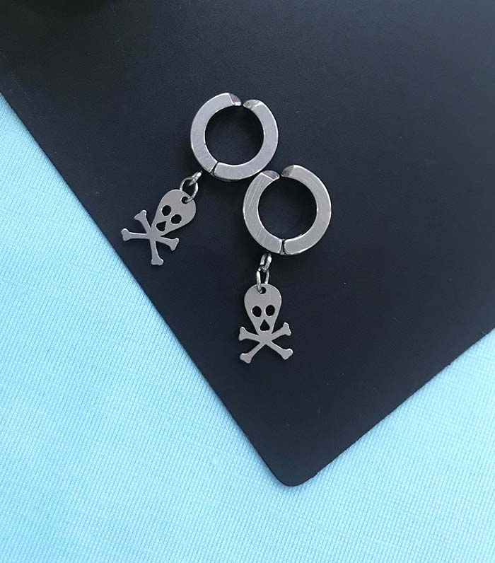 Bông tai kẹp vành đầu lâu unisex