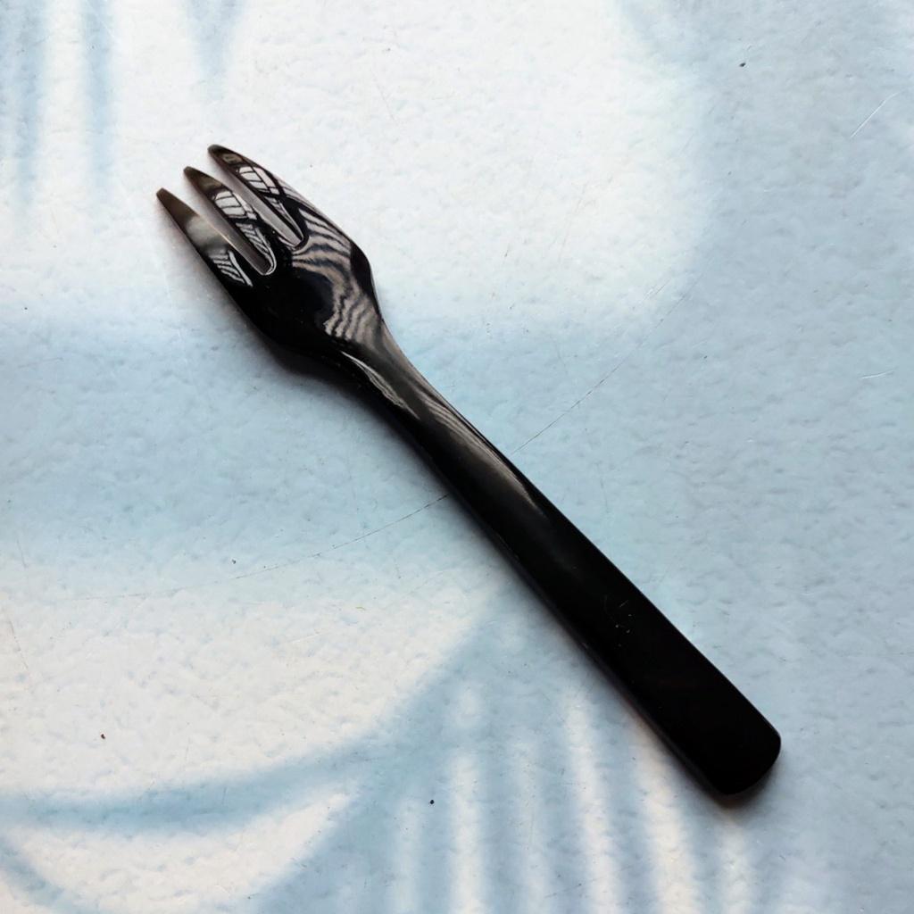 DĨA /NĨA SỪNG ĐEN 14CM, DĨA XIÊN HOA QUẢ,SALAD, CHỤP ẢNH TRANG TRÍ