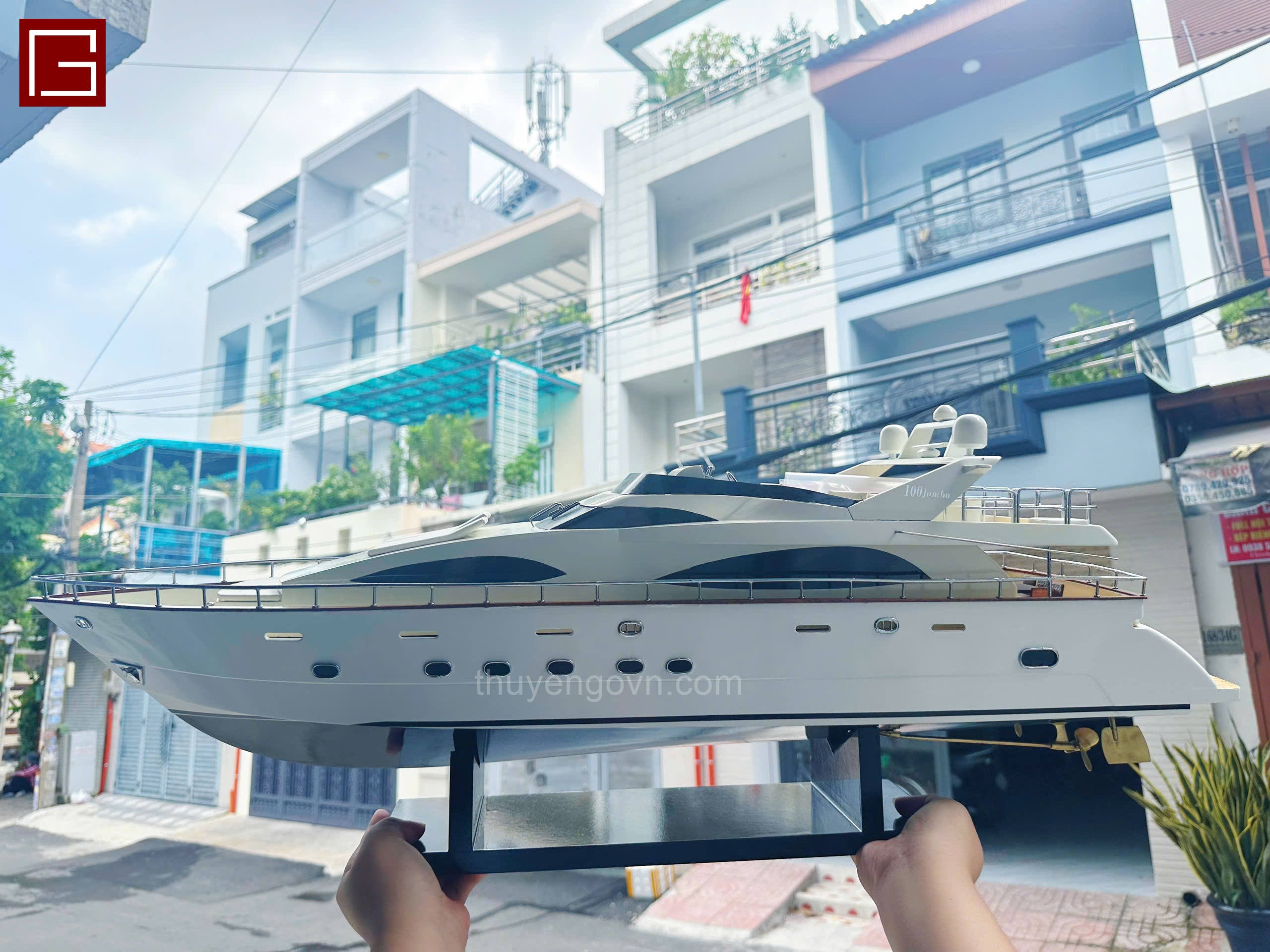 Mô hình thuyền gỗ cao cấp, du thuyền hiện đại AZIMUT JUMBO 100, mô hình du thuyền trang trí thủ công chính hãng