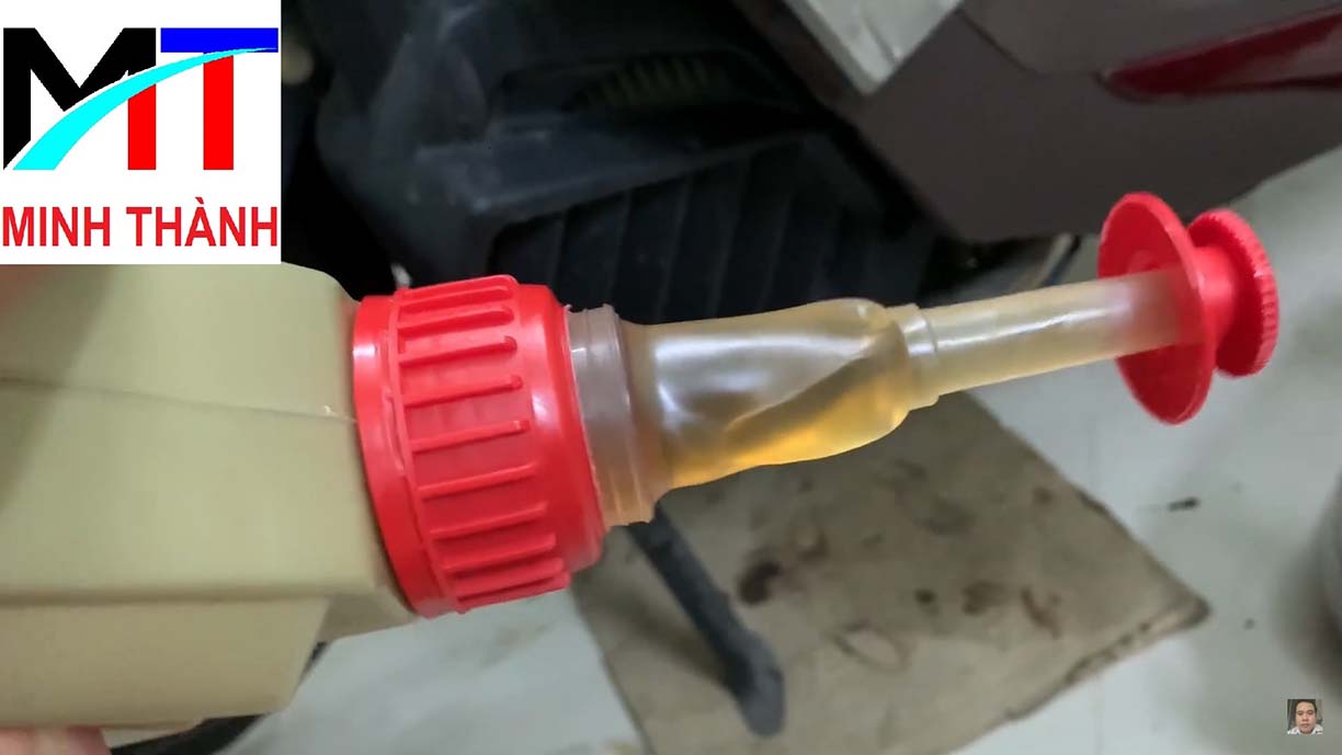 Dầu nhớt xe tay ga Castrol Power 1 Scooter 0,8L