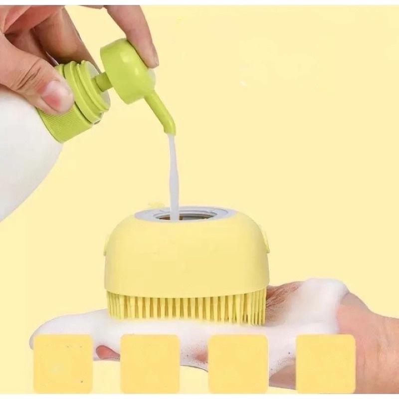 Bàn Chải Tắm Tạo Bọt Cho Chó Mèo Bằng Silicon Mềm Mại Có Chỗ Đựng Sữa Tắm Tạo Bọt Tiện Dụng