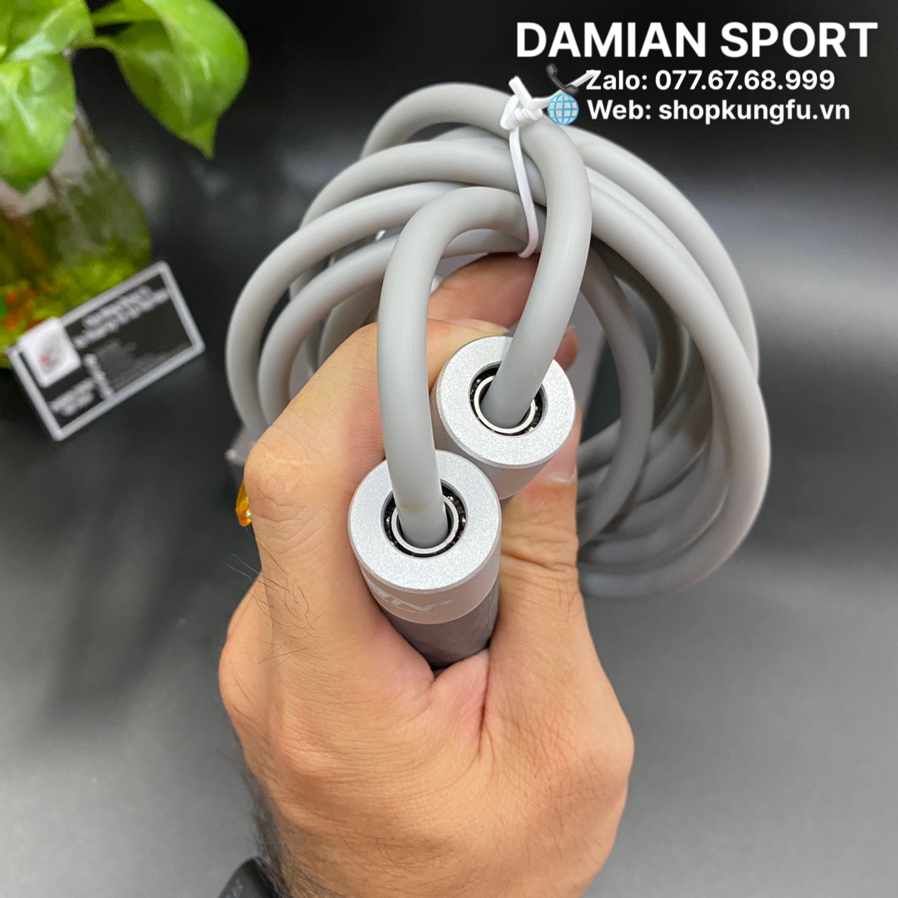 DÂY NHẢY THỂ LỰC BN CHÍNH HÃNG, Cao Cấp Mới 2021, tăng chỉnh được độ dài, DÂY DẺO ĐẶC RUỘT , có VÒNG BI THÉP LINH HOẠT, tay cầm NHÔM NHÁM CAO CẤP, bọc silicon