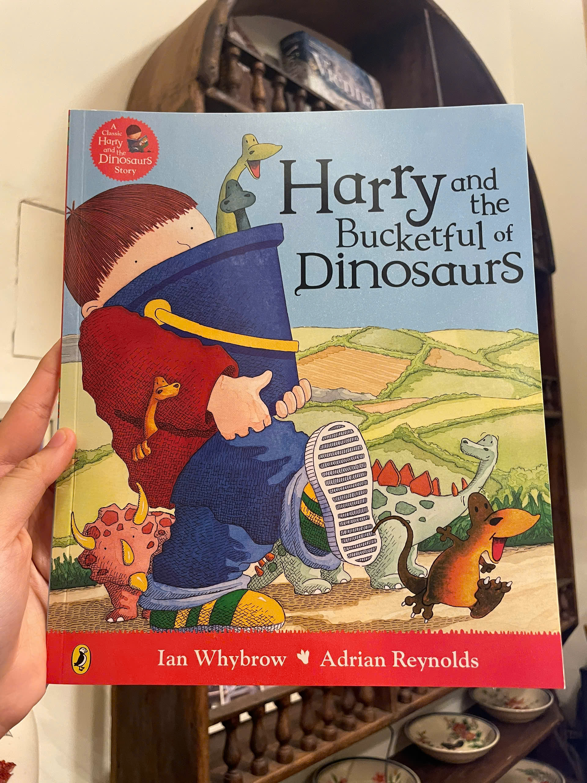 Sách - Harry and the Bucketful of Dinosaurs by Ian Whybrow - English Books / Children's Books