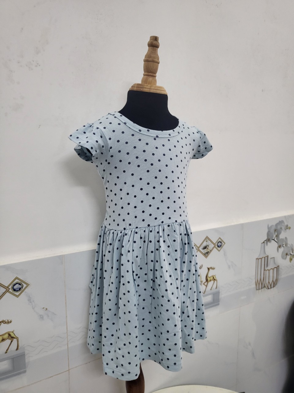 ĐẦM BÉ GÁI TÙNG XÒE TAY NHÍ XANH THIÊN THANH BI ĐEN