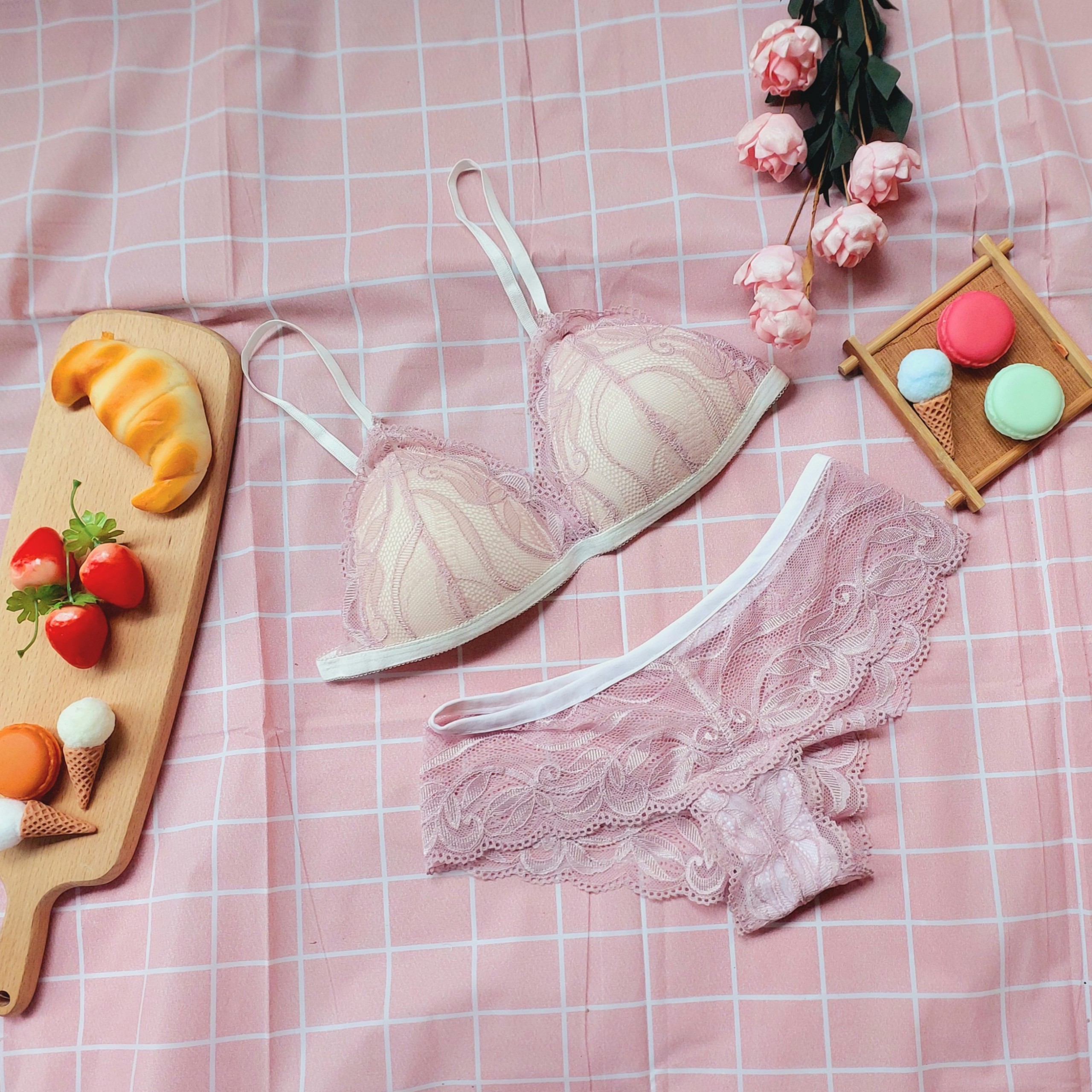 Bộ đồ lót ren bralette không gọng mút mỏng màu tím pastel siêu đẹp