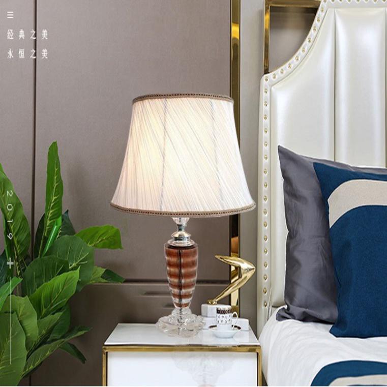 Đèn bàn để phòng ngủ HQ