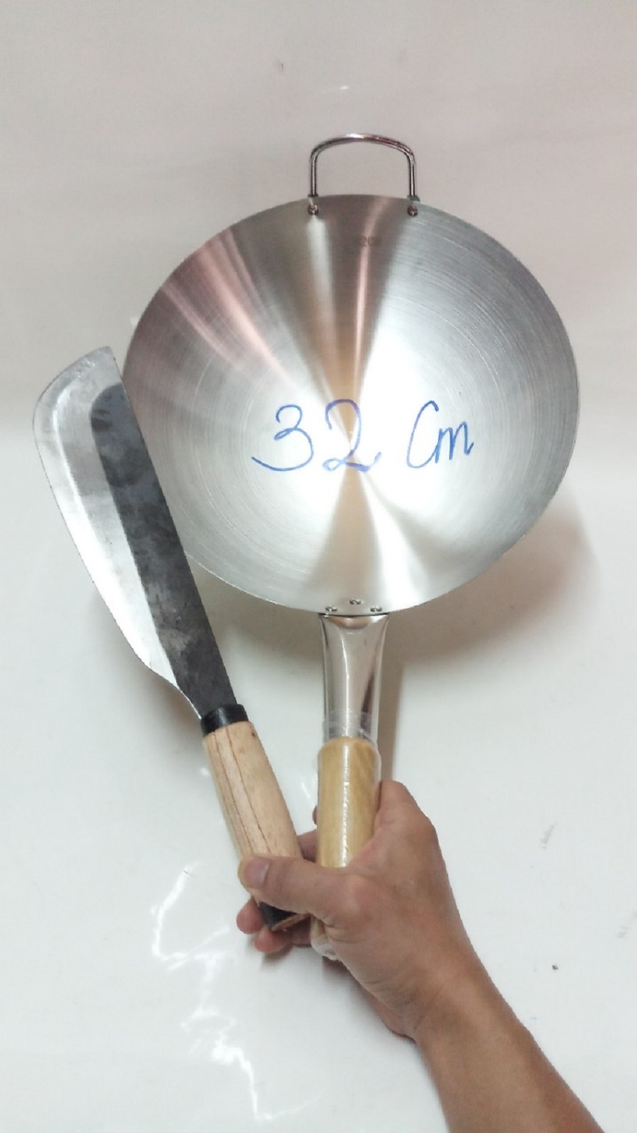 CHẢO INOX CÁN GỖ TẶNG KÈM 1 DAO PHAY.