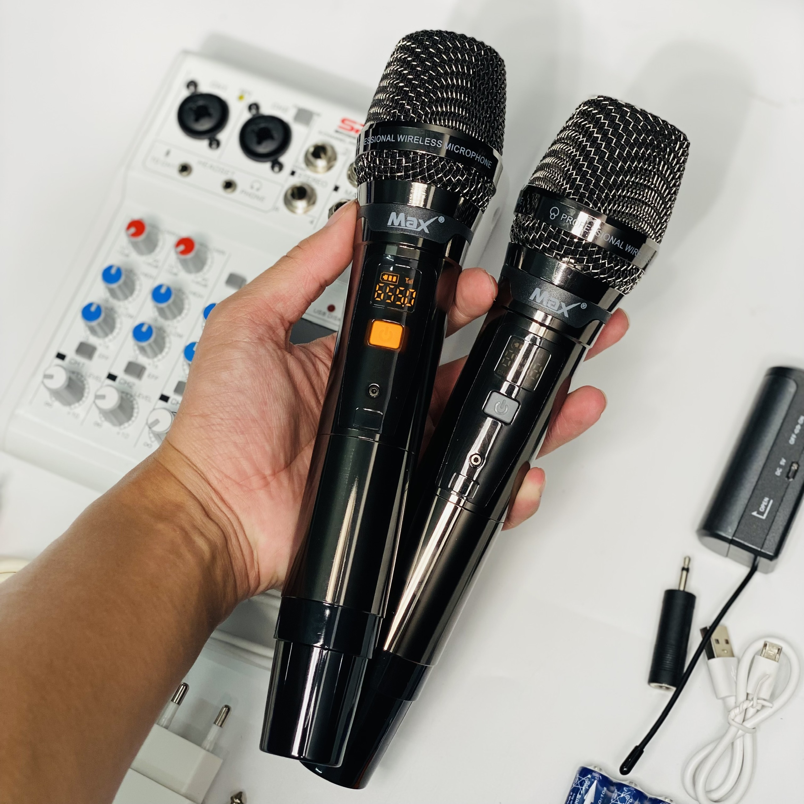 Combo Mixer Thu Âm Livestream Karaoke Mixer E4 và Micro AK90 Chính Hãng Giá Tốt -  Bảo Hành 12 Tháng Hàng Chính Hãng