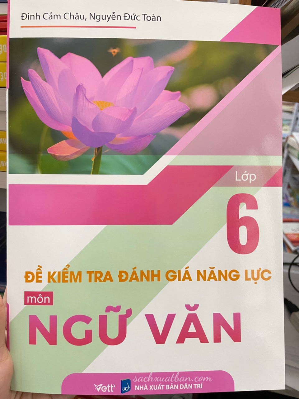 Sách Đề kiểm tra đánh giá năng lực môn Ngữ văn lớp 6