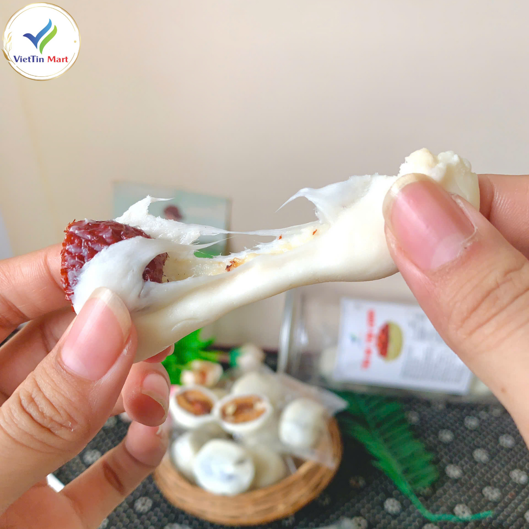 Táo Đỏ Bọc Hạnh Nhân Phủ Sữa Lạc Đà 300g VietTin Mart