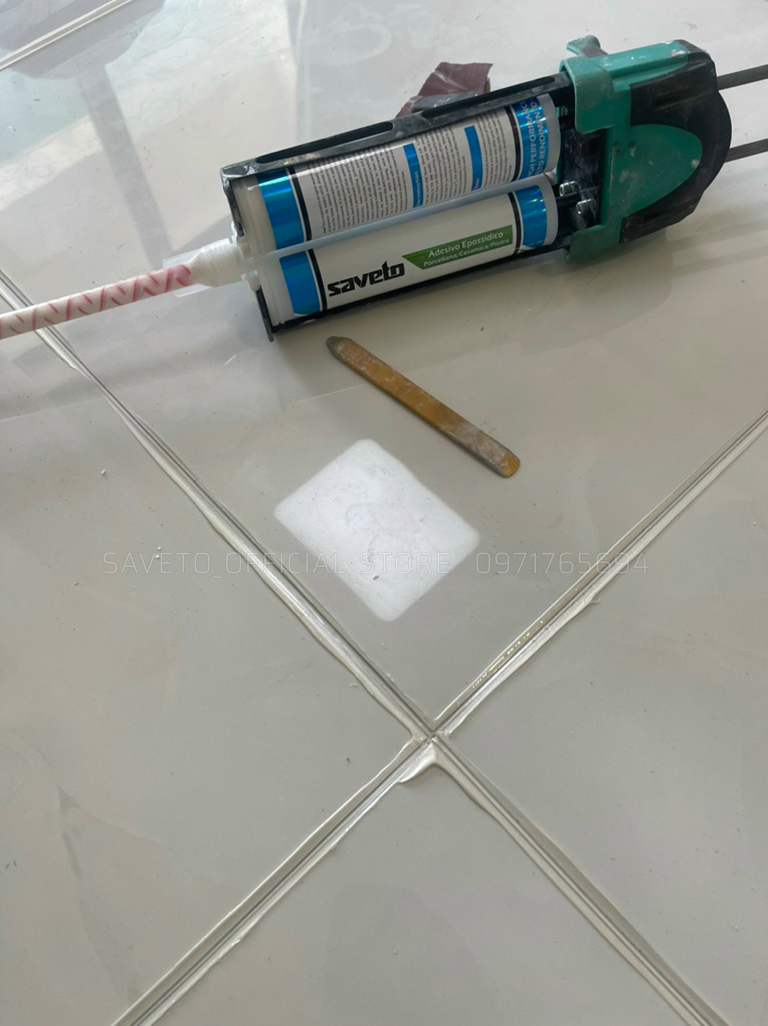 Bộ keo chà ron Saveto 2 thành phần súng trợ lực cao cấp - dùng để thi công keo ron gạch Saveto sàn nhà, nhà tắm, gạch đá ốp lát.