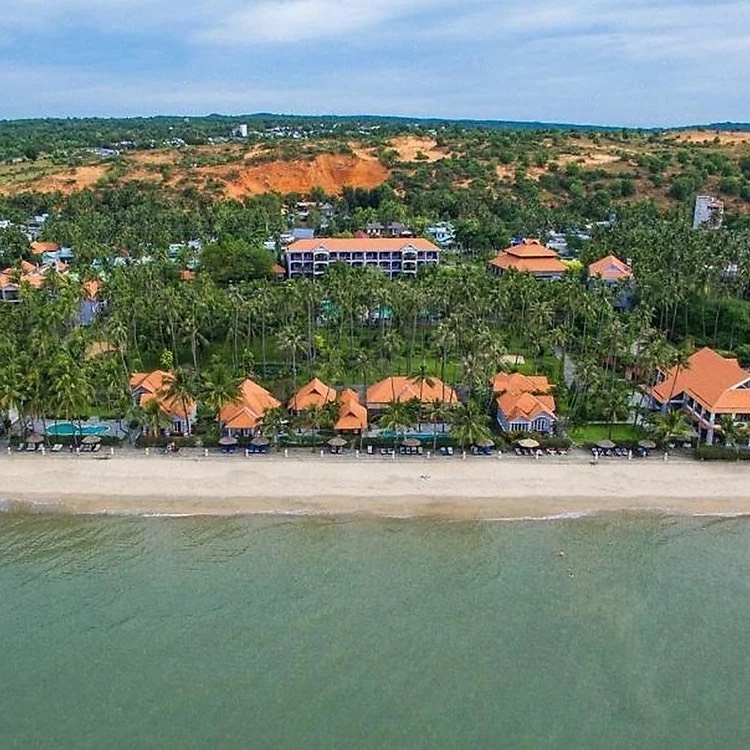 Mũi Né De Century Resort & Spa 4* Phan Thiết - Bữa Sáng, Hồ Bơi, Bãi Biển Riêng, Khách Sạn Ngay Trung Tâm