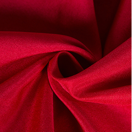 Thảm/Khăn trãi bàn xếp ly vải Polyester màu đỏ (1m2, 1m6, 1m8)- thờ cúng