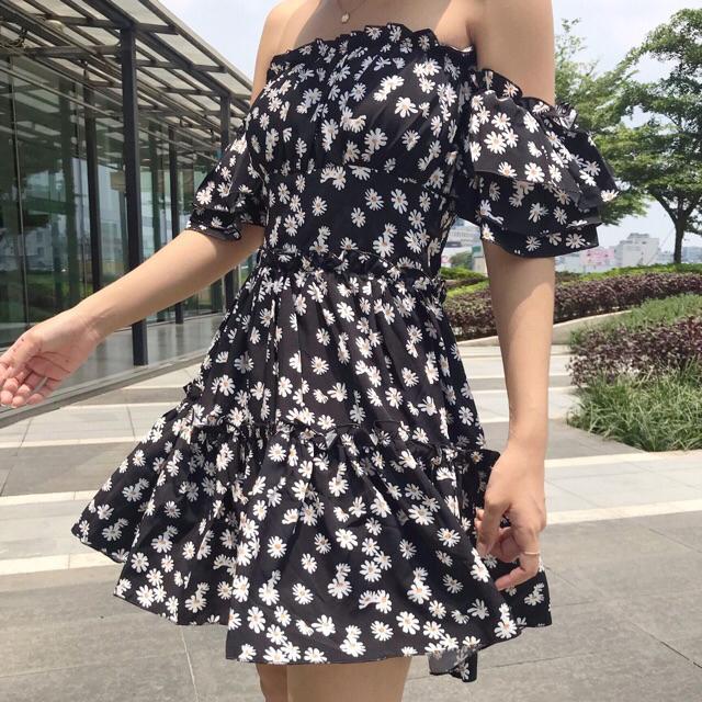Váy bẹt vai đen