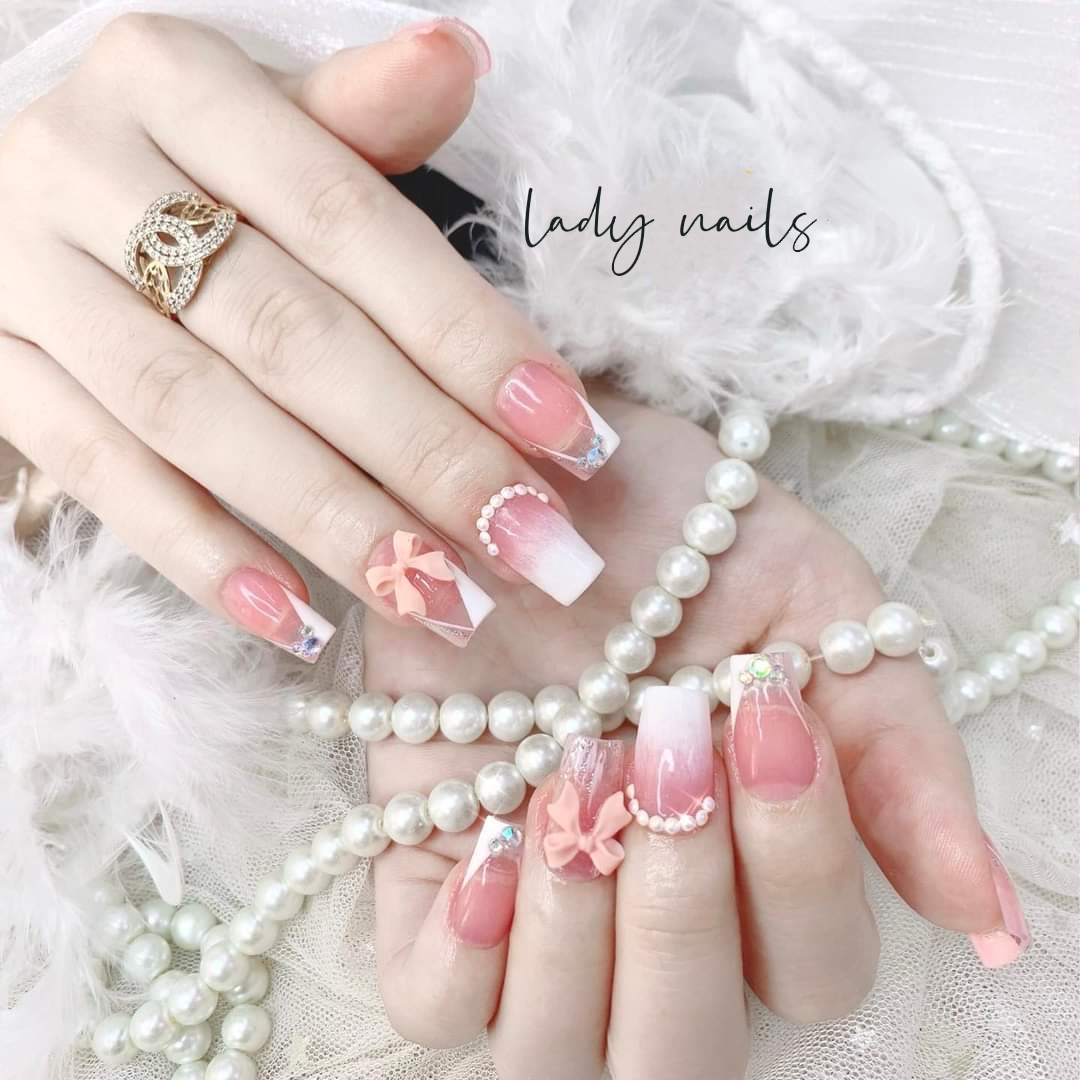 Nailbox_thiết_kế_hồng_ombre(nhắn tin số đo)