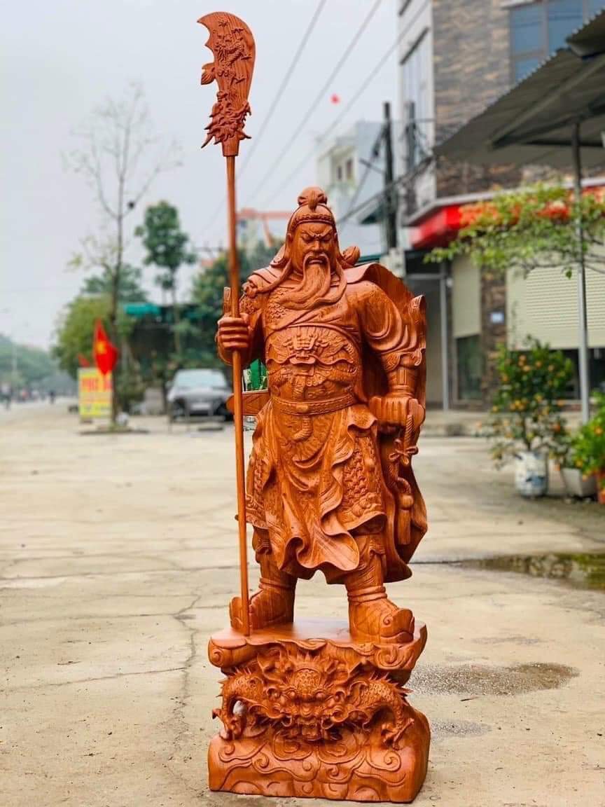 TƯỢNG ĐIÊU KHẮC QUAN CÔNG TRẤN ẢI BẰNG GỖ HƯƠNG CAO 40 CM