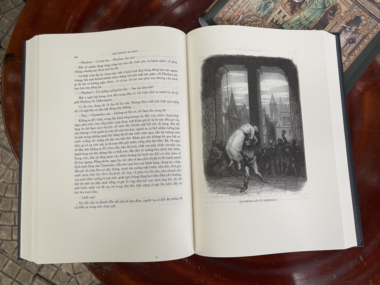 [Bản dịch mới và đầy đủ, kèm 200 minh họa tuyệt đẹp] NHÀ THỜ ĐỨC BÀ PARIS – Victor Hugo – Đông A – Bìa cứng có áo