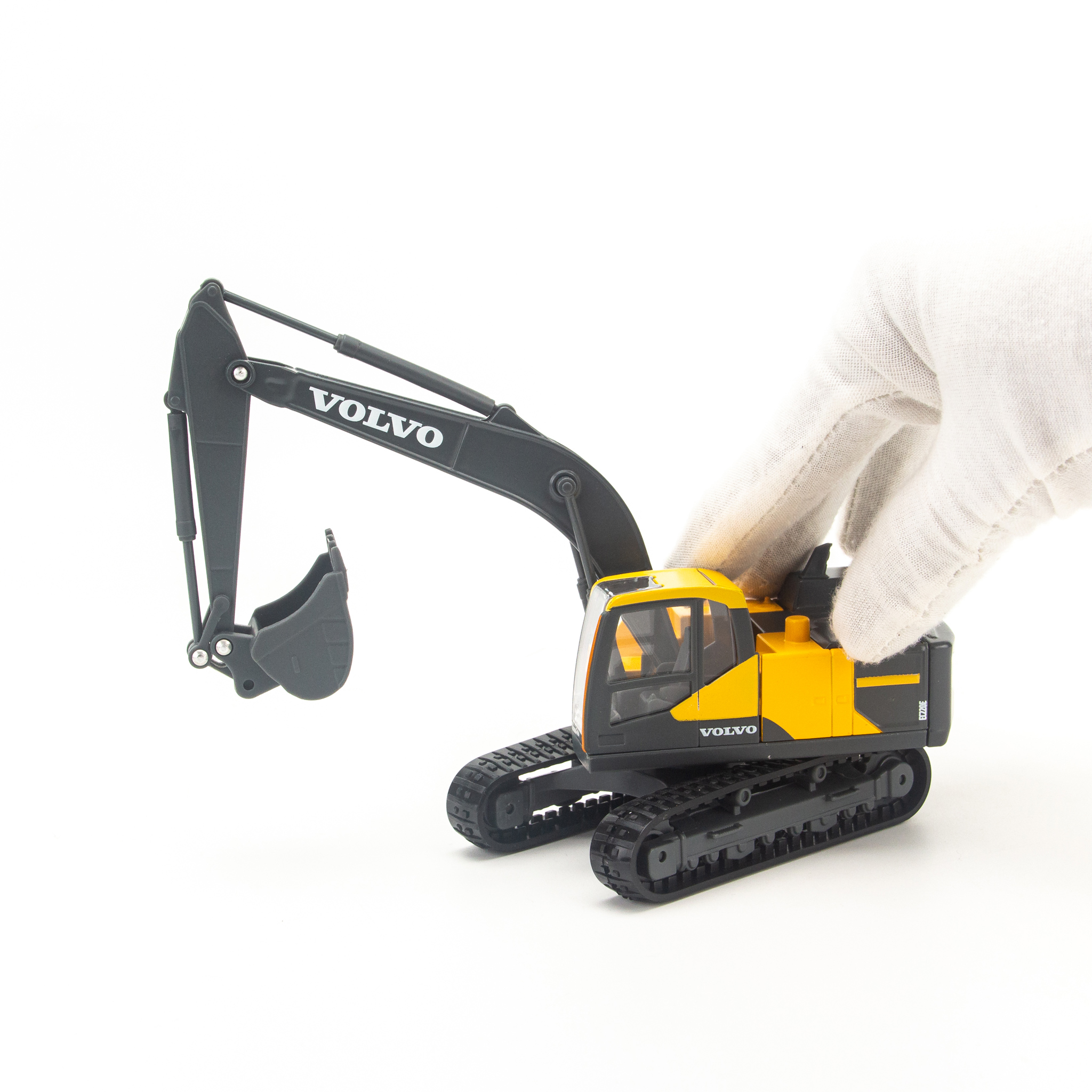 Mô hình xe Volvo EC220E Excavator Construction 1:50 Bburago 18-32086