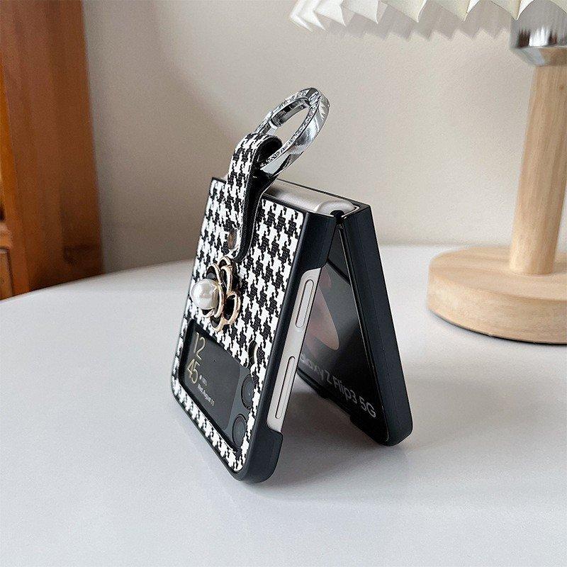 Ốp Lưng Cho Samsung Z Flip 5 / Z Flip 4 / Z Flip 3 Cao Cấp Họa Tiết Houndstooth Có Nhẫn Xỏ Ngón Tay - Bum Store Galaxy Case