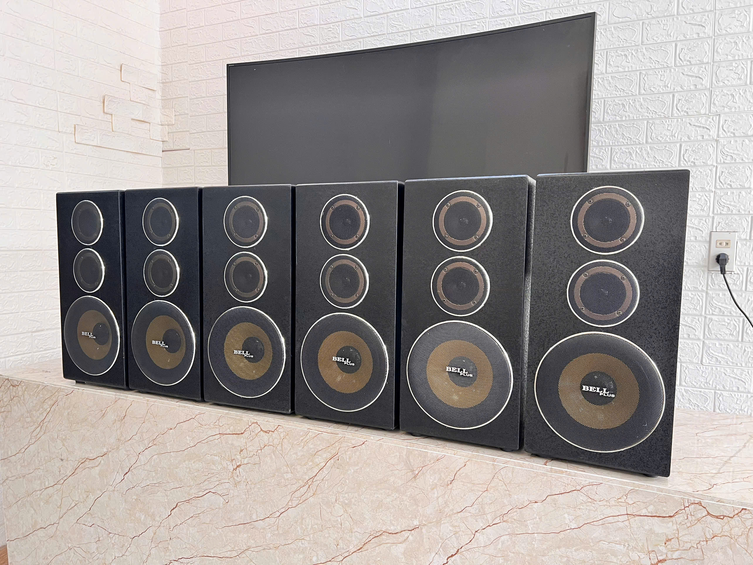 LOA ĐỨNG NHỎ GỌN BASS 20 VÀ 2 CHÉP TỪ 126 CÔN 38 CHÉP 10CM TỪ KÉP CHUYÊN QUÁN CAFE HỘI TRƯỜNG PHÒNG HỌP V,V,V,V LƯU Ý GIÁ TRÊN LÀ 1 CẶP (2 CÁI) HÀNG CHÍNH HÃNG