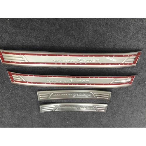 Ốp bậc chân trong dành cho MAZDA 3 2020 mẫu inox