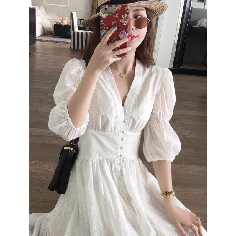 Váy Trắng Tay Lửng Cổ Chữ V Mùa Thu 2021