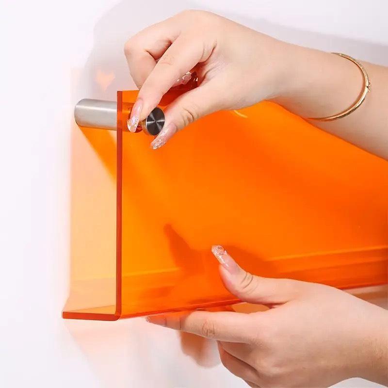 Kệ mica treo tường trưng bày tạp chí, sách, tranh, ảnh, nhiều màu sắc, nhiều kích thước - Vàng xuyên sáng