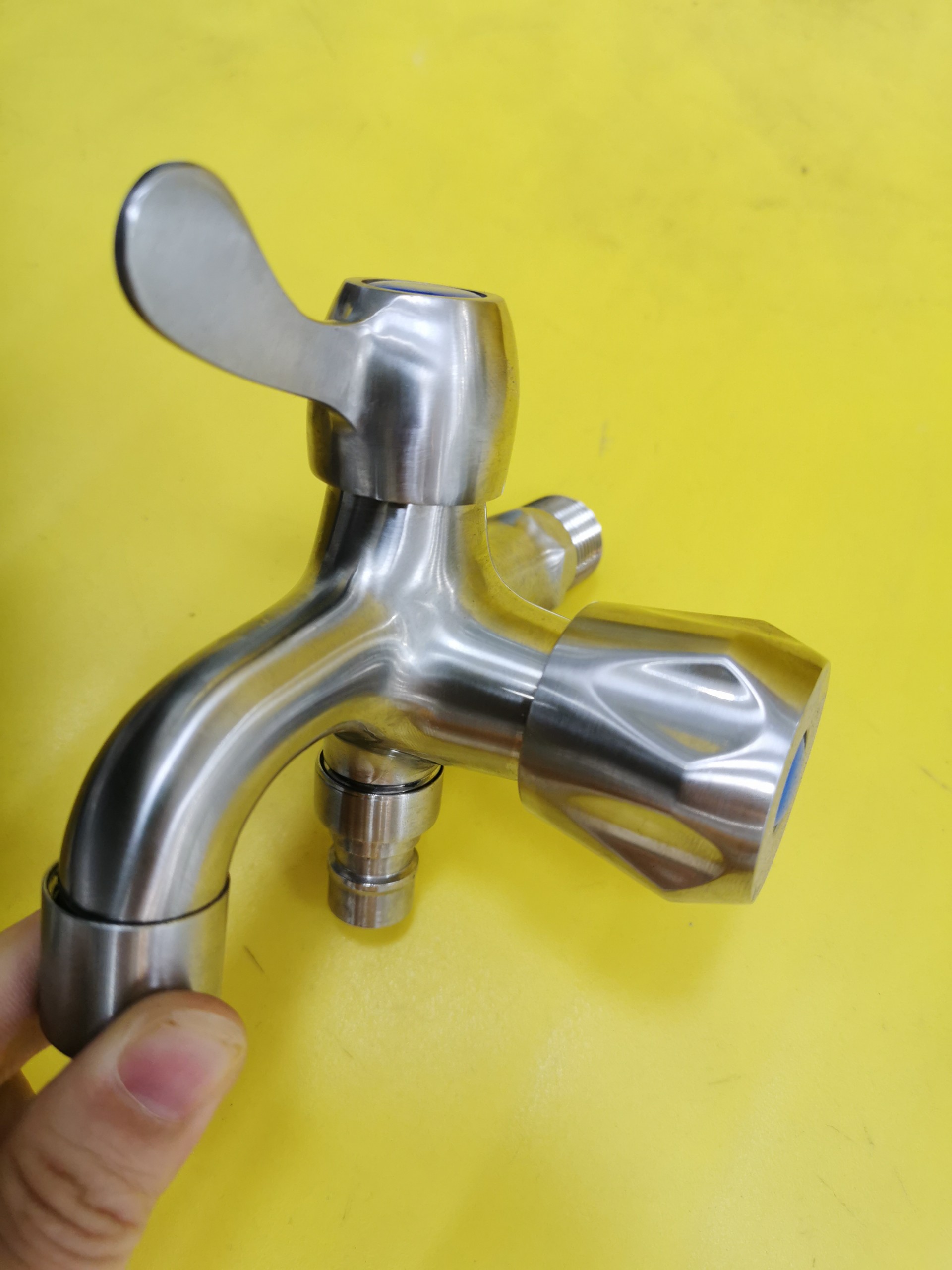 CỦ SEN LẠNH INOX 304 XƯỚC MỜ