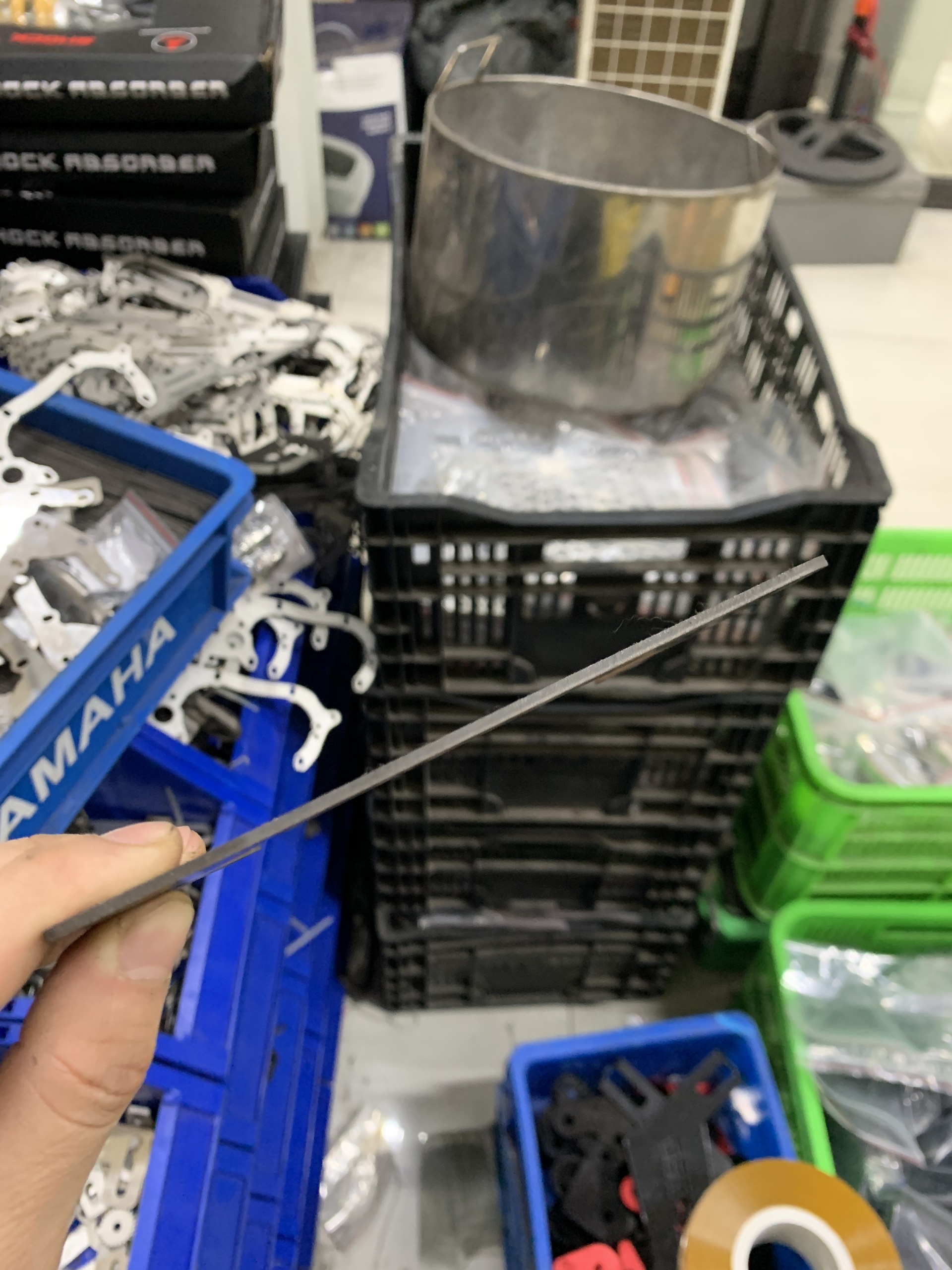 Pát, bát gắn đèn bi cầu cho xe Winner V1