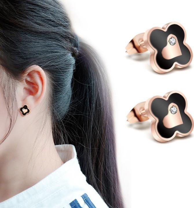 Bông Tai Cỏ 4 Lá Titan Không Đen TT 1840