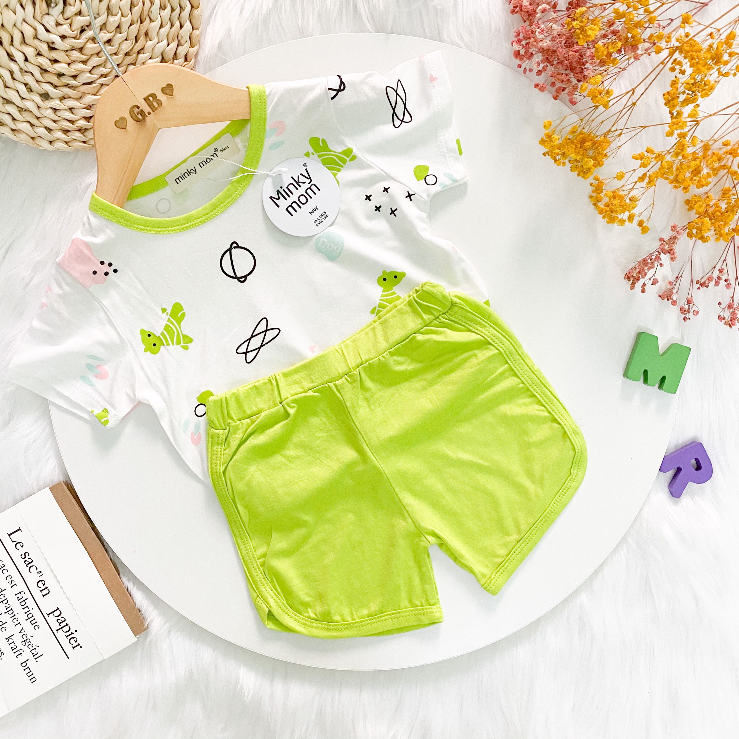 Bộ Ngắn Tay THUN LẠNH MINKY MOM In Thân Áo Trắng, Phối Viên, Quần Trơn Cho Bé 8-29KG